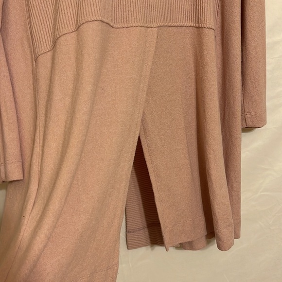 Co^ Cardigan (s) - Picture 6 of 7